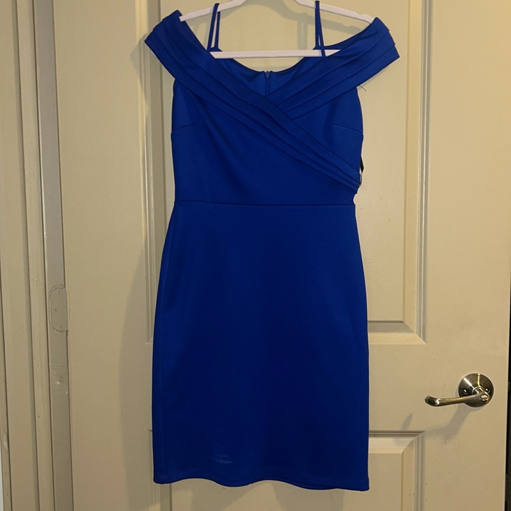Women’s off the shoulder blue navy dress size 4